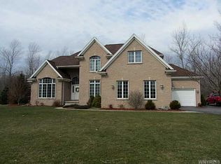 6906 Bear Ridge Rd, North Tonawanda, NY 14120