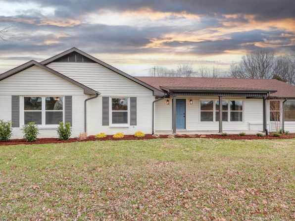 124 Tom Link Rd, Cottontown, TN 37048