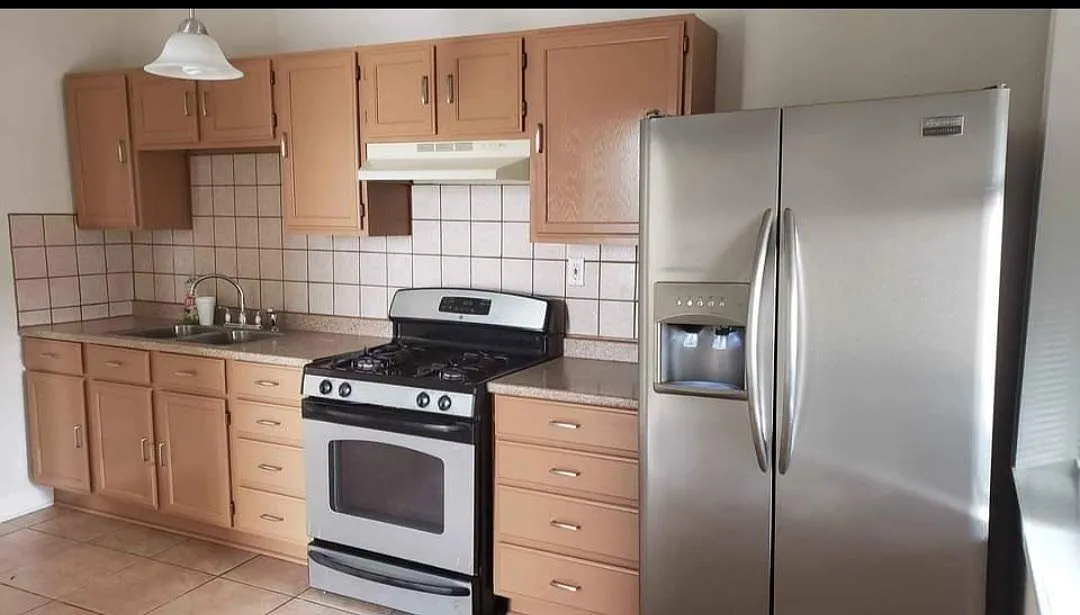3 bed, $1,750 — Photo 2
