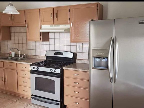 2nd image of 3253 S Halsted St Floor 3