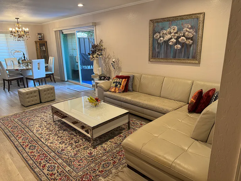 4930 Poplar Ter #4930 — Photo 4