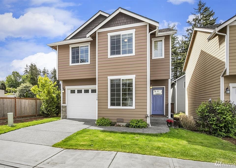 Welcome to this charming two-level home in Caldart Heights 2!  Walkable to schools and bus routes, this is a commuter's dream.  There are two community parks close-by, as well!