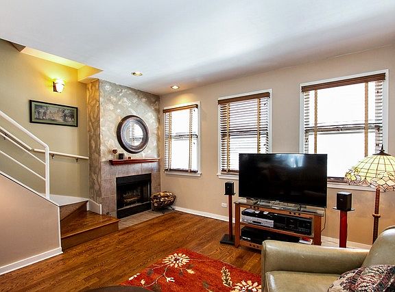 3rd image of 516 E 32nd St Unit C