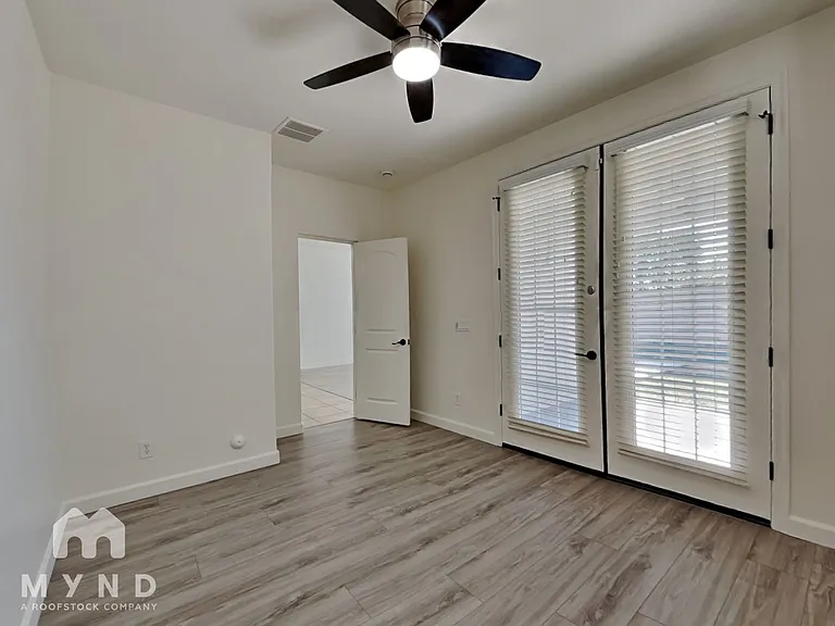 14535 W Port Royale Ln — Photo 10