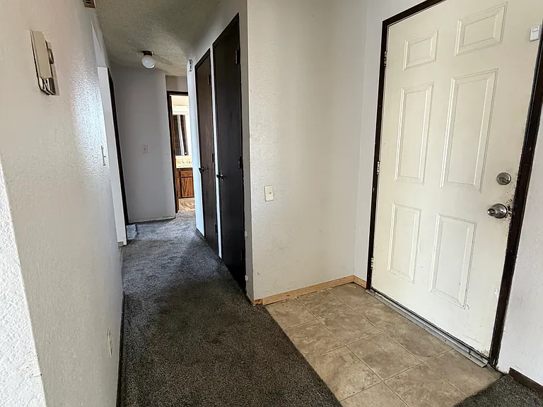 621 N 5th Ave #D — Photo 2