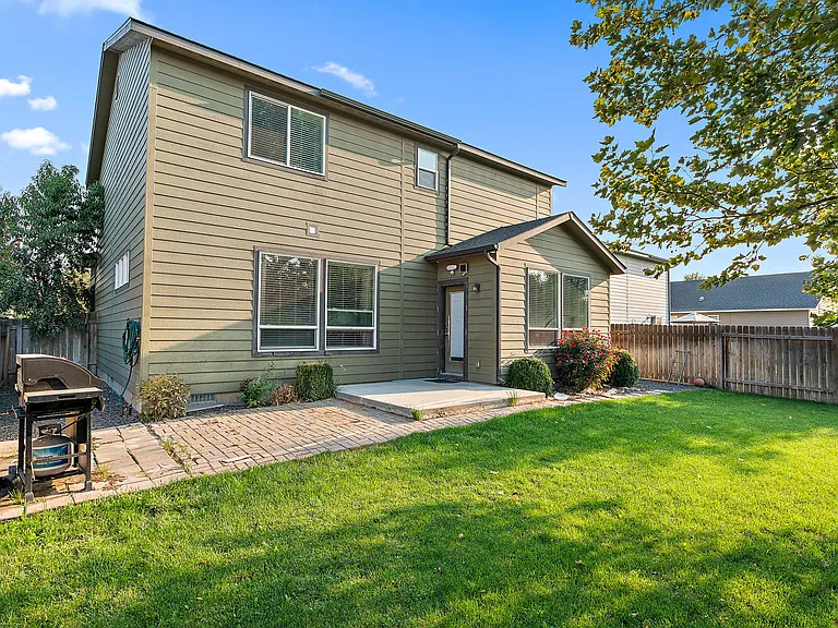663 W Archerfield St — Photo 36