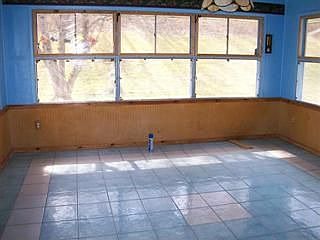 4th image of 482 Hurley Ave