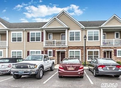 3rd image of 42 Southampton Dr #42