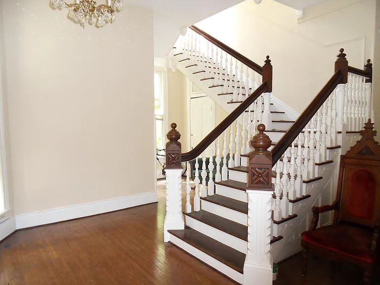2119 Elliott Ave #3 — Photo 2