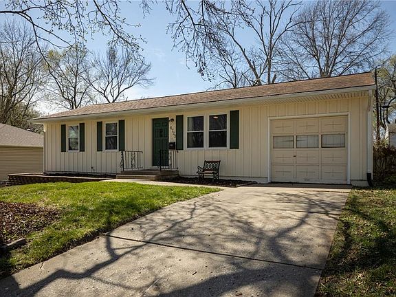 3rd image of 4722 Overton Ave