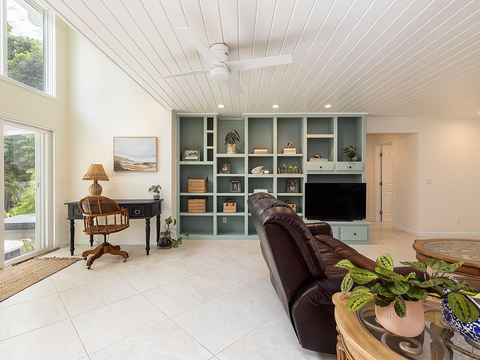 1st image of 131 Riviera Dr