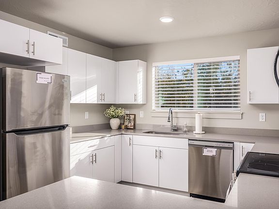 2nd image of 228 N Lone Rock Dr #103