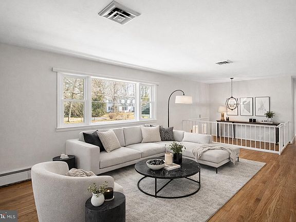 3rd image of 4323 Ferry Landing Rd