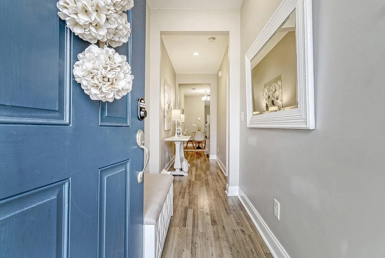 3 bed, 2.5 bath, 1540 sqft, $2,400 — Photo 2