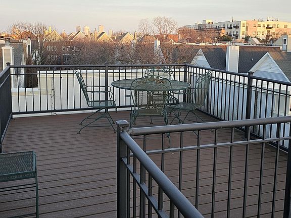 3rd image of 2835 N Wolcott Ave Unit I