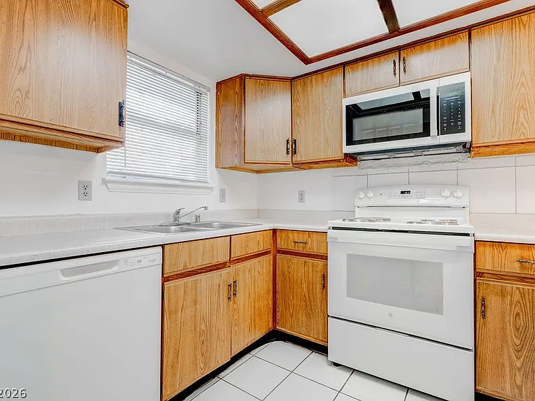 3823 S Maryland Pkwy #B2 — Photo 16