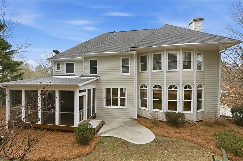 5 bed, 3.5 bath, 5091 sqft, $2,995 — Photo 3