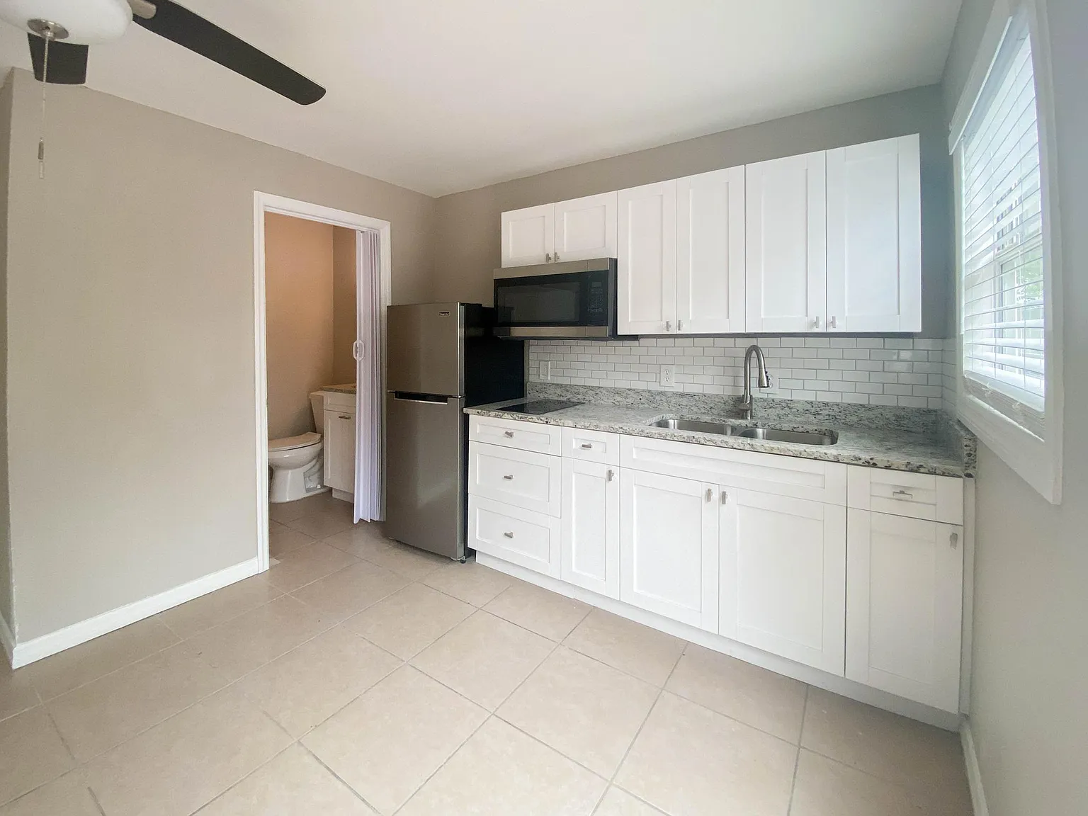 2313 W Cordelia St — Photo 3