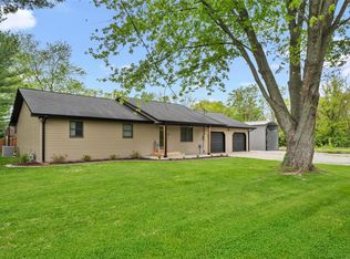 208 Willow Dr, Collinsville, IL 62234