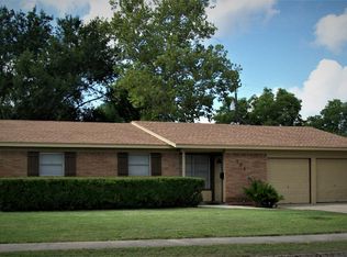 703 Gardenia Ln, Victoria, TX 77904