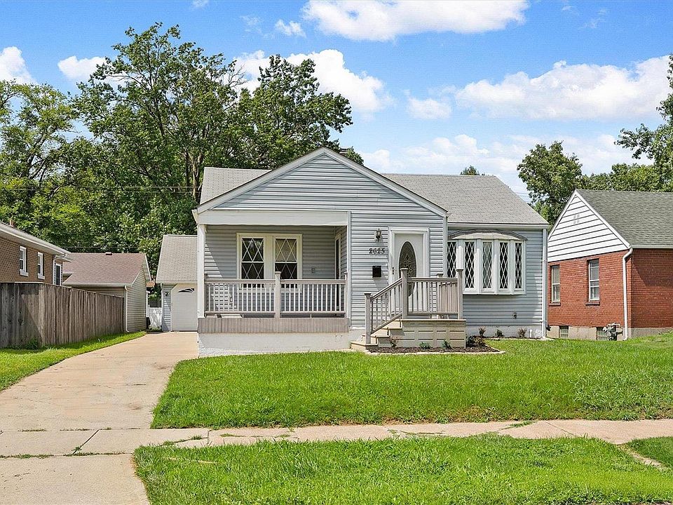 1st image of 2625 Grand Ave
