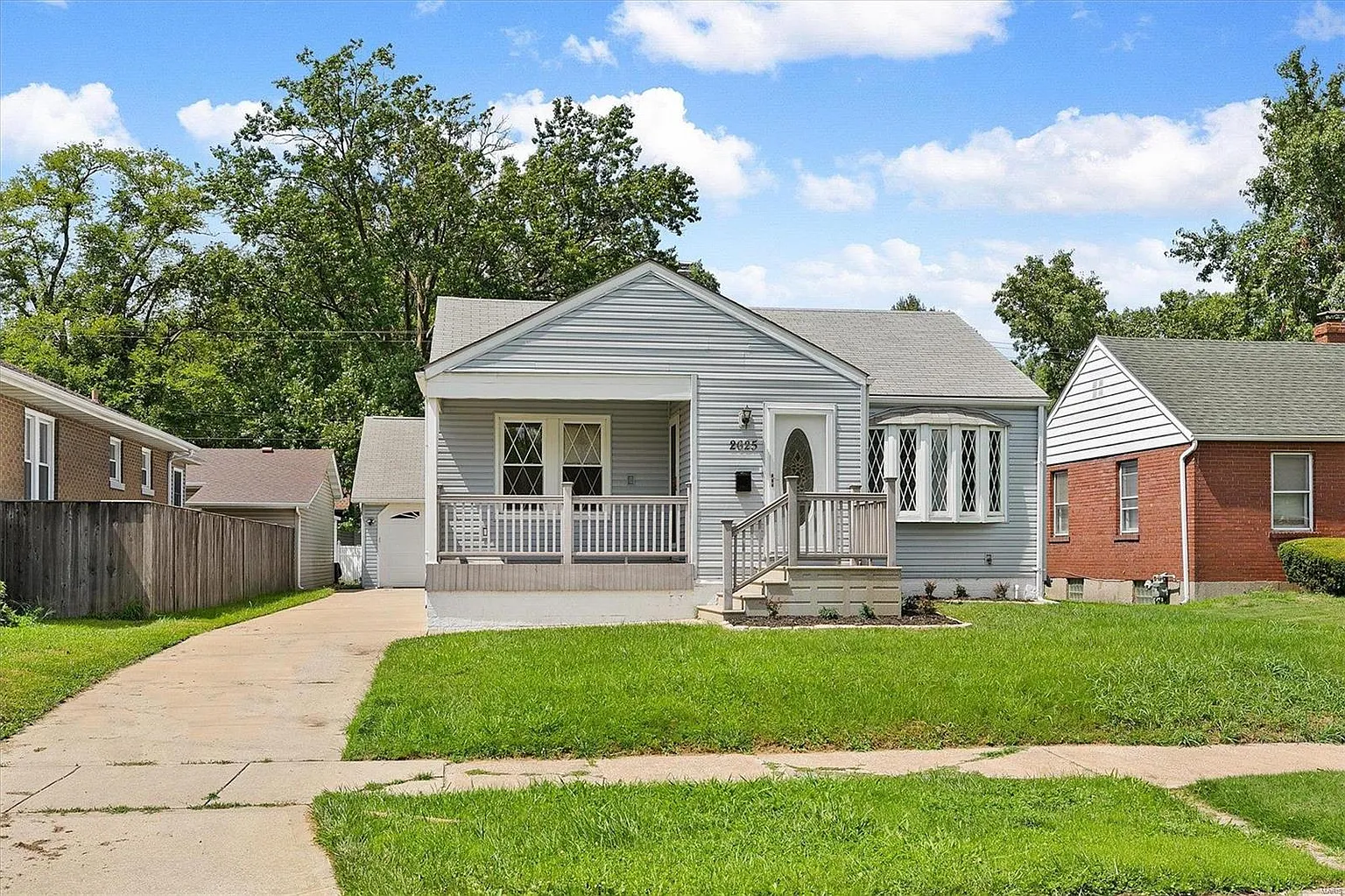 2625 Grand Ave photo 1