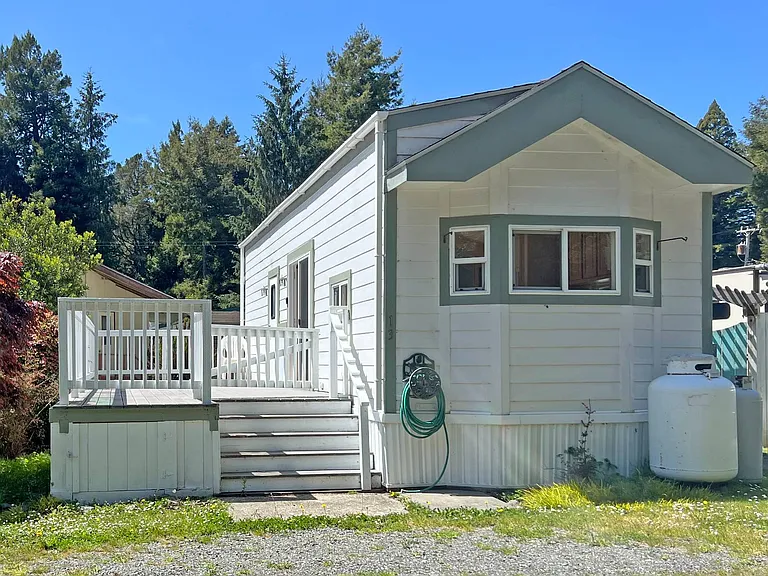51 Midway Dr #13 — Photo 8