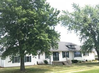 18634 Persimmon Tree Rd, Centralia, IL 62801