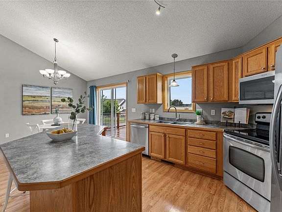 3rd image of 1337 Eagle Court
