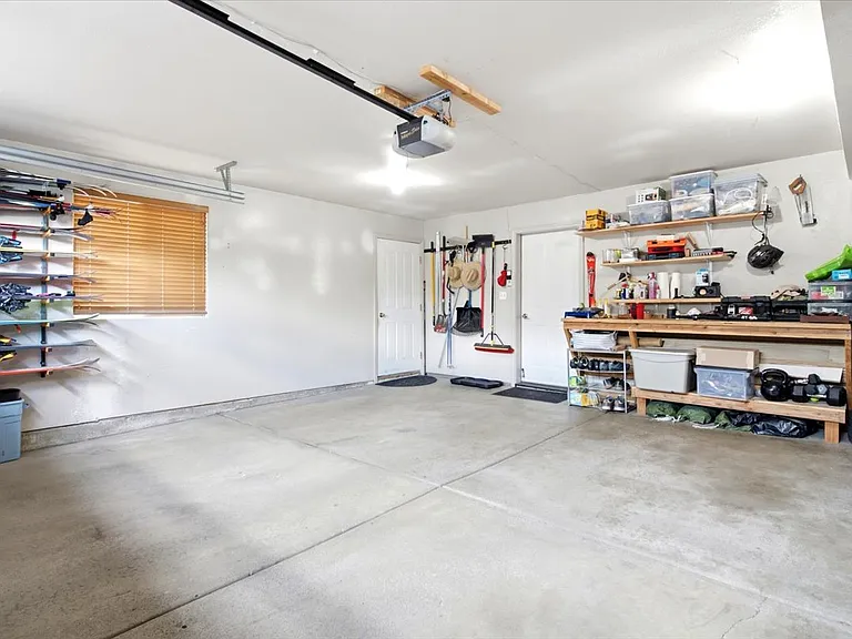 7435 Brook Hollow Loop Rd — Photo 27