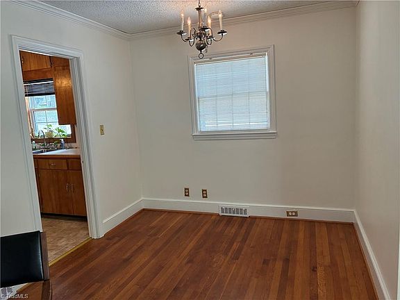 5th image of 526 Ashland Dr