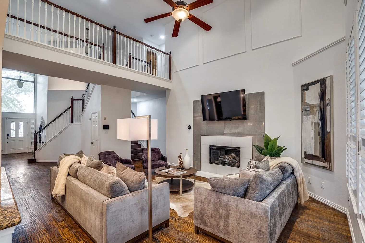 5 bed, 4.0 bath, 4047 sqft, $9,261 — Photo 2