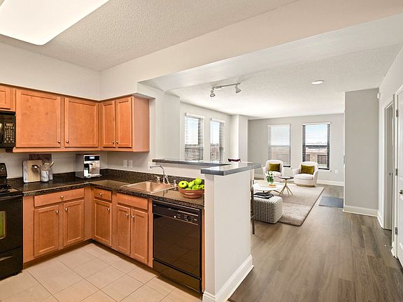 2nd image of 300 Massachusetts Ave NW APT 207