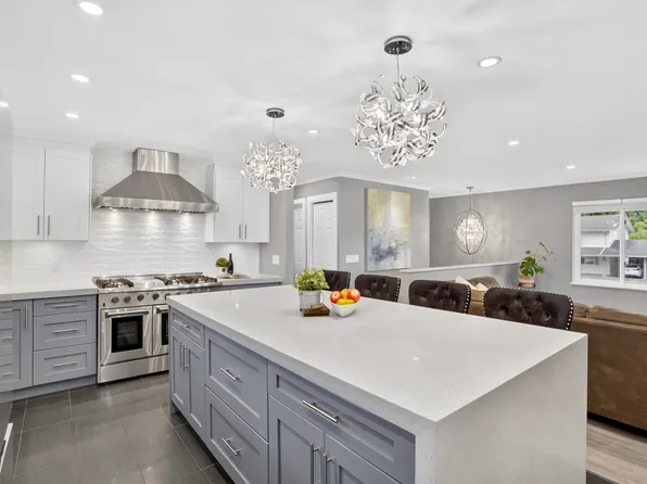 11554 Wildwood Cres, Pitt Meadows, BC V3Y 1M8