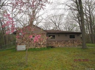 10103 Denton Hill Rd, Fenton, MI 48430