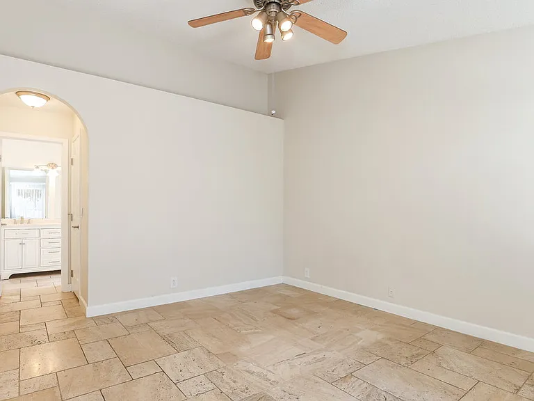 4452 E Wildwood Dr — Photo 8