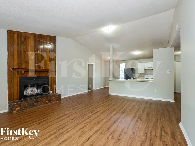 5749 Jardin Pl — Photo 4