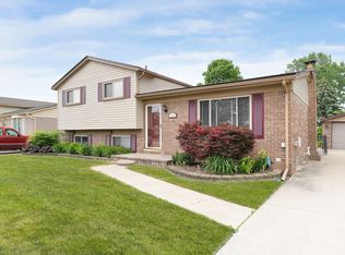 4710 Bruner Dr, Sterling Heights, MI 48310