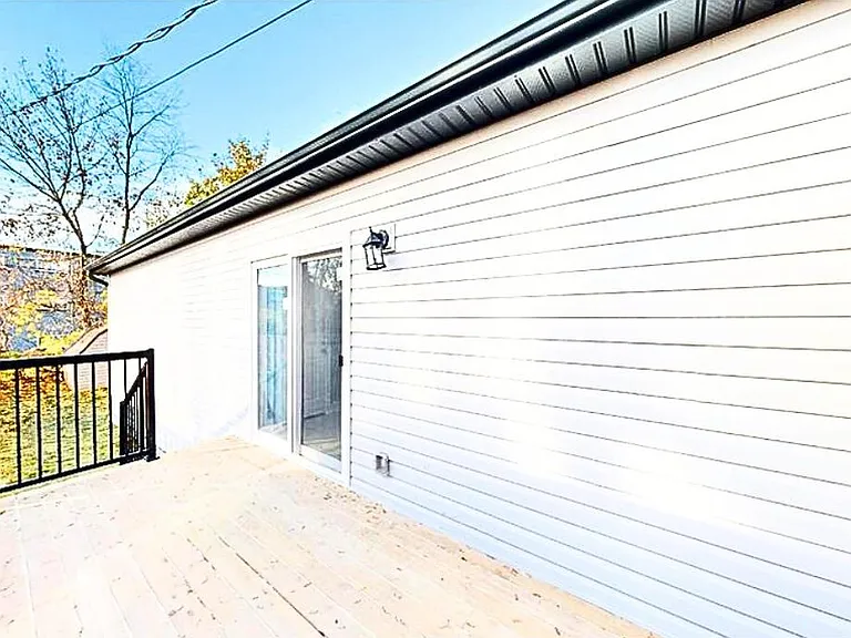 77 Godfrey Dr — Photo 4