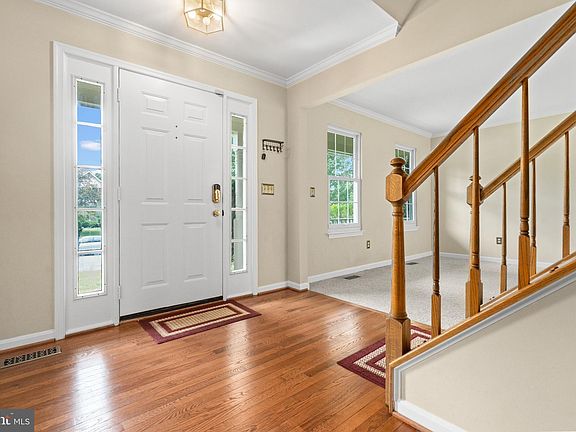 3rd image of 9430 Weathersfield Dr
