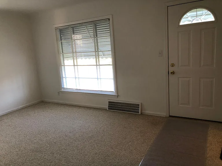 14605 Corridon Ave — Photo 3