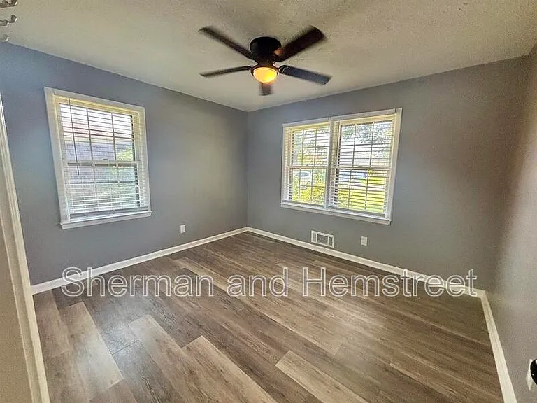 216 Weldon Rd — Photo 12