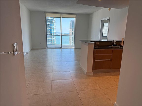 3rd image of 1060 Brickell Ave APT 3105