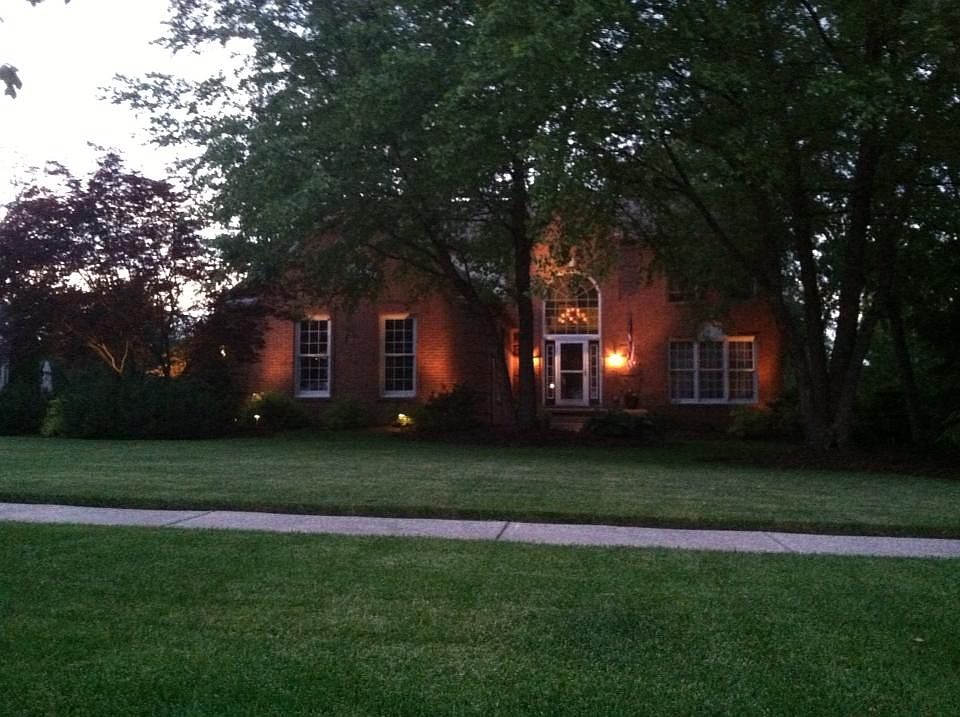 2nd image of 2823 Myrick Ln