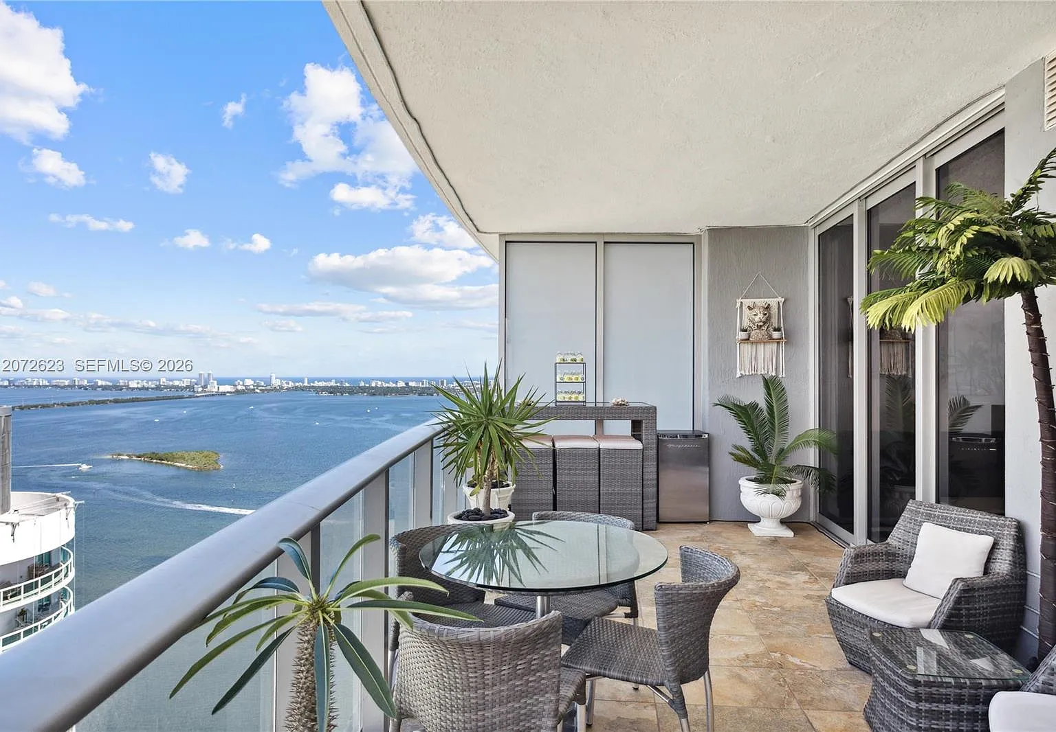 Aria On The Bay Condo — Photo 1