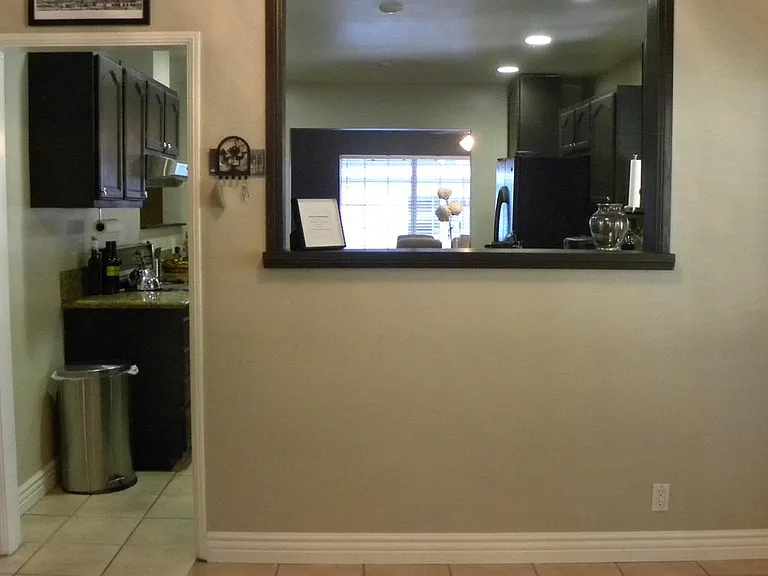 La Canada Way — Photo 5