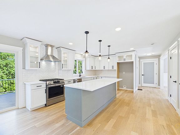 4th image of 2 Wildberry Way