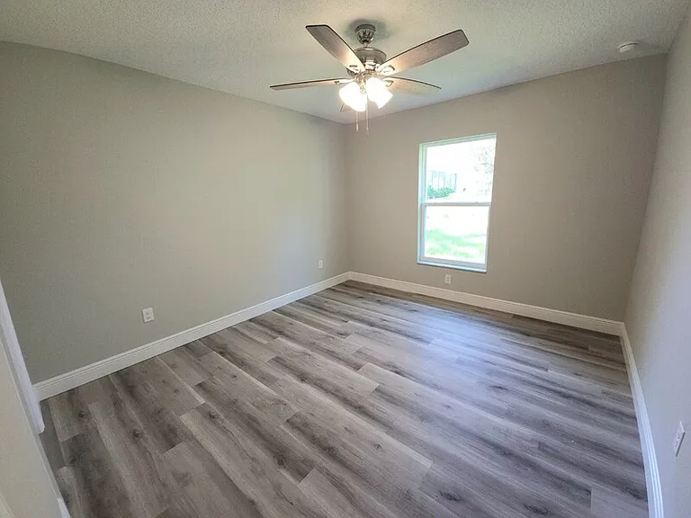 944 W Anderson Ln — Photo 12