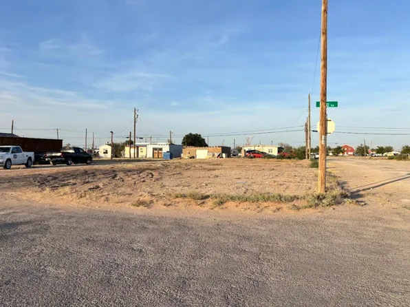 701 N Cross Ave, Wink, TX 79789