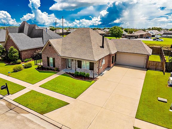 3rd image of 257 Inglewood Way